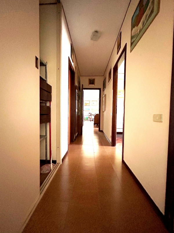 SARMEOLA- Nel quartiere più esclusivo e ricercato della zona, il tutto caratterizzato da aree ver...