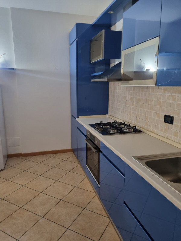 Appartamento bilocale in Este con una superficie di 50 mq.

L'appartamento è completamente arreda...