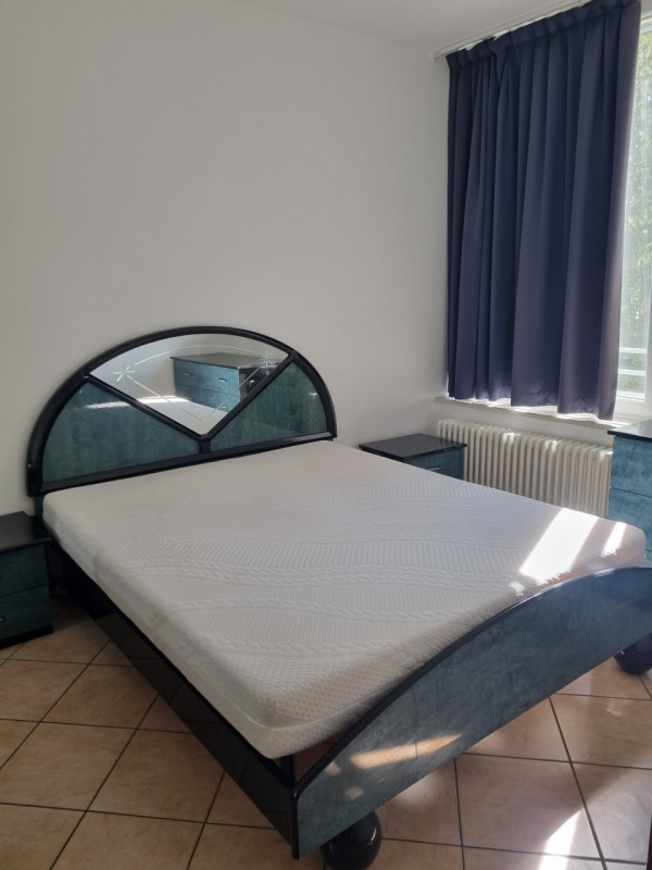 Appartamento bilocale in Este con una superficie di 50 mq.

L'appartamento è completamente arreda...