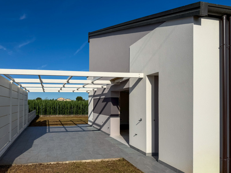 (Per INFO Vittorio 3517343301) Ad Altivole, in una piacevole e riservata zona residenziale, propo...
