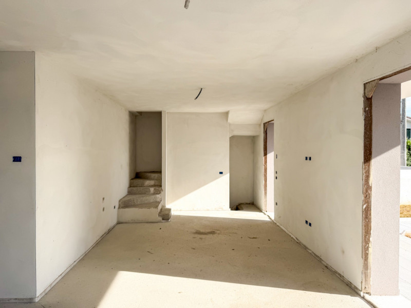 (Per INFO Vittorio 3517343301) Ad Altivole, in una piacevole e riservata zona residenziale, propo...