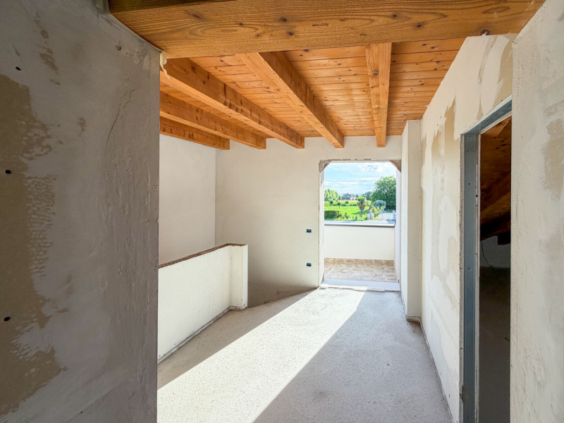 (Per INFO Vittorio 3517343301) Ad Altivole, in una piacevole e riservata zona residenziale, propo...