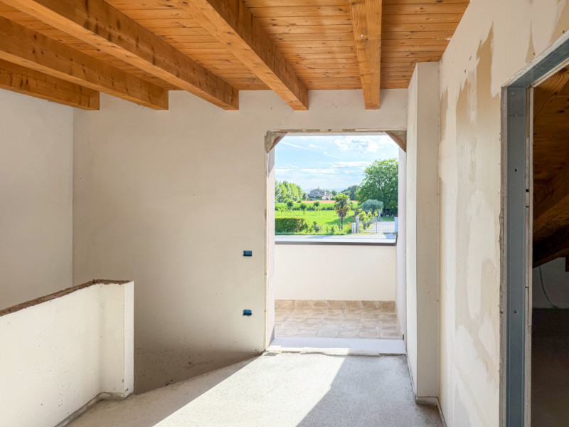 (Per INFO Vittorio 3517343301) Ad Altivole, in una piacevole e riservata zona residenziale, propo...