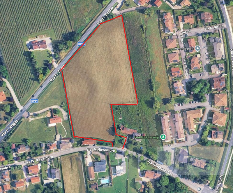 In località Vallio di Roncade (TV) e vicino alla zona industriale di Monastier di Treviso, vendia...
