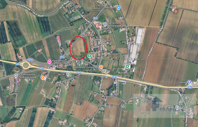 In località Vallio di Roncade (TV) e vicino alla zona industriale di Monastier di Treviso, vendia...