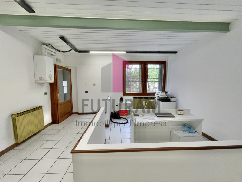 MONTEGALDA- 63FIL - PER INFO 0444/310220

Proponiamo in affitto un ufficio posizionato in punto s...