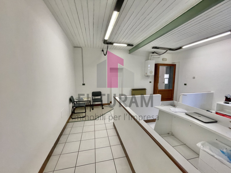 MONTEGALDA- 63FIL - PER INFO 0444/310220

Proponiamo in affitto un ufficio posizionato in punto s...
