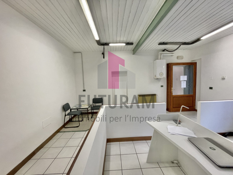 MONTEGALDA- 63FIL - PER INFO 0444/310220

Proponiamo in affitto un ufficio posizionato in punto s...