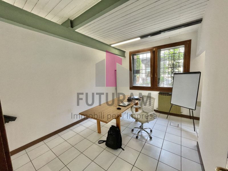 MONTEGALDA- 63FIL - PER INFO 0444/310220

Proponiamo in affitto un ufficio posizionato in punto s...