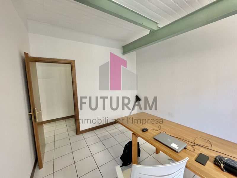 MONTEGALDA- 63FIL - PER INFO 0444/310220

Proponiamo in affitto un ufficio posizionato in punto s...