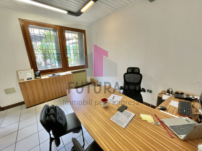 MONTEGALDA- 63FIL - PER INFO 0444/310220

Proponiamo in affitto un ufficio posizionato in punto s...