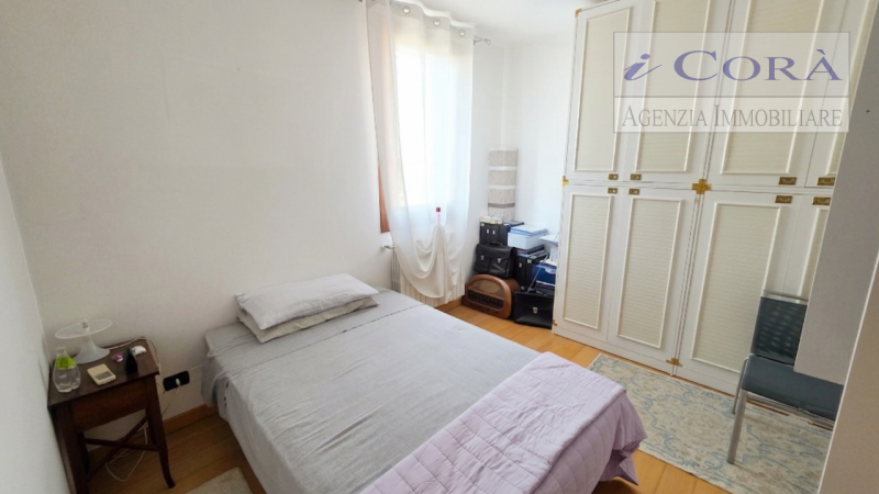 Padova zona Chiesanuova, Casa Villetta Trifamiliare sviluppata su tre piani fuori terra - Svilupp...