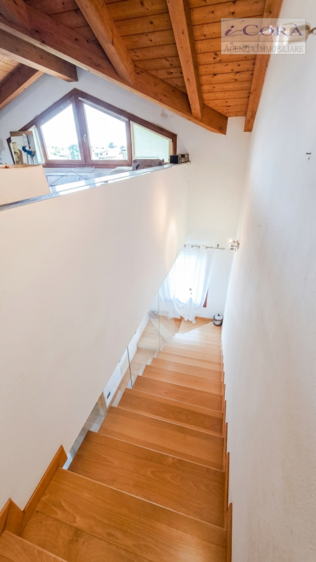 Padova zona Chiesanuova, Casa Villetta Trifamiliare sviluppata su tre piani fuori terra - Svilupp...