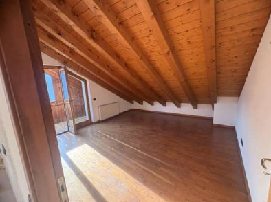 Rif. A.A.45-251

Vendita all'asta - appartamento al 2° piano con garage in data 21 luglio 2026

D...
