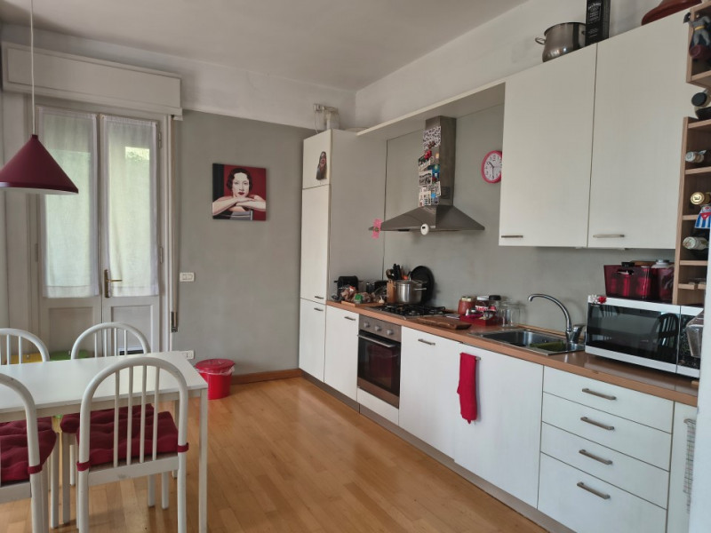 Nel cuore di San Carlo, uno dei quartieri più serviti e richiesti di Padova, proponiamo in vendit...