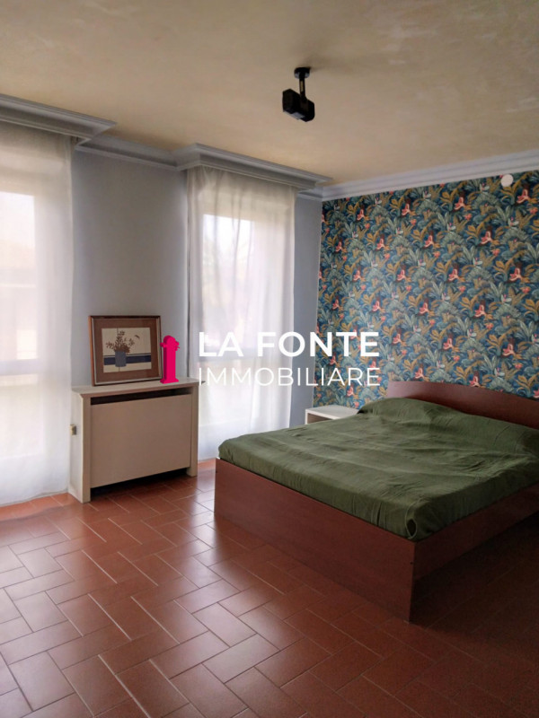 NOVENTA - OLTREBRENTA - appartamento MINI di generose dimensioni al primo e ultimo piano ARREDATO...