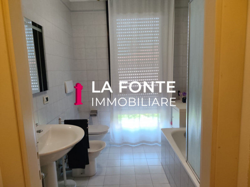 NOVENTA - OLTREBRENTA - appartamento MINI di generose dimensioni al primo e ultimo piano ARREDATO...