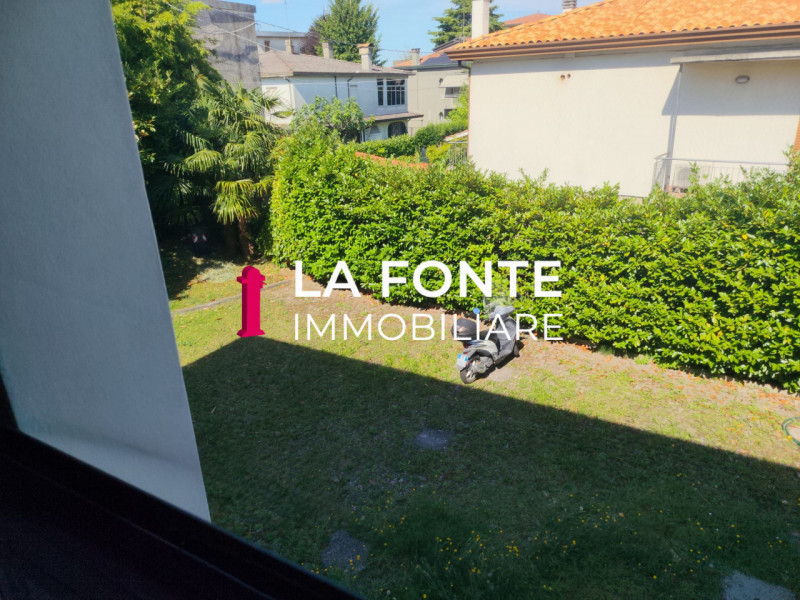 NOVENTA - OLTREBRENTA - appartamento MINI di generose dimensioni al primo e ultimo piano ARREDATO...