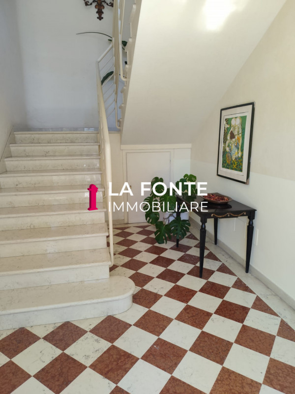 NOVENTA - OLTREBRENTA - appartamento MINI di generose dimensioni al primo e ultimo piano ARREDATO...