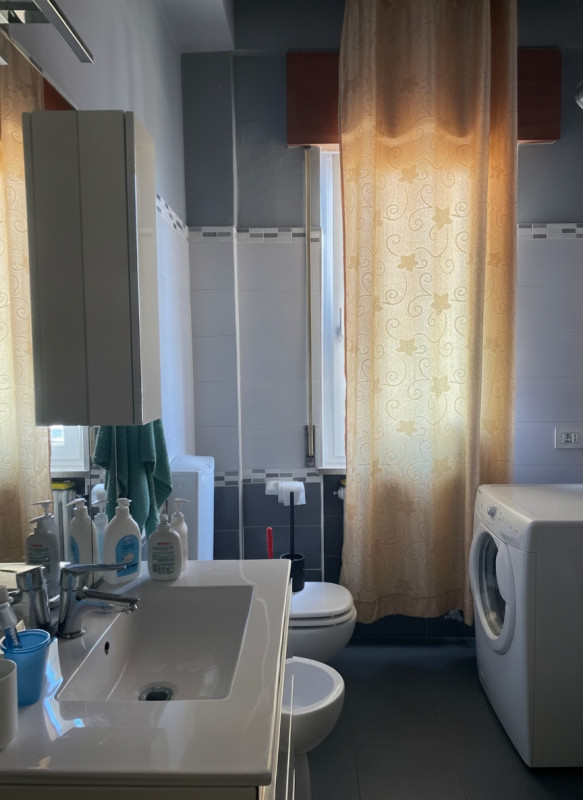 UBICAZIONE E CONTESTO
Graziosa stanza in affitto all'interno di un appartamento condiviso situato...