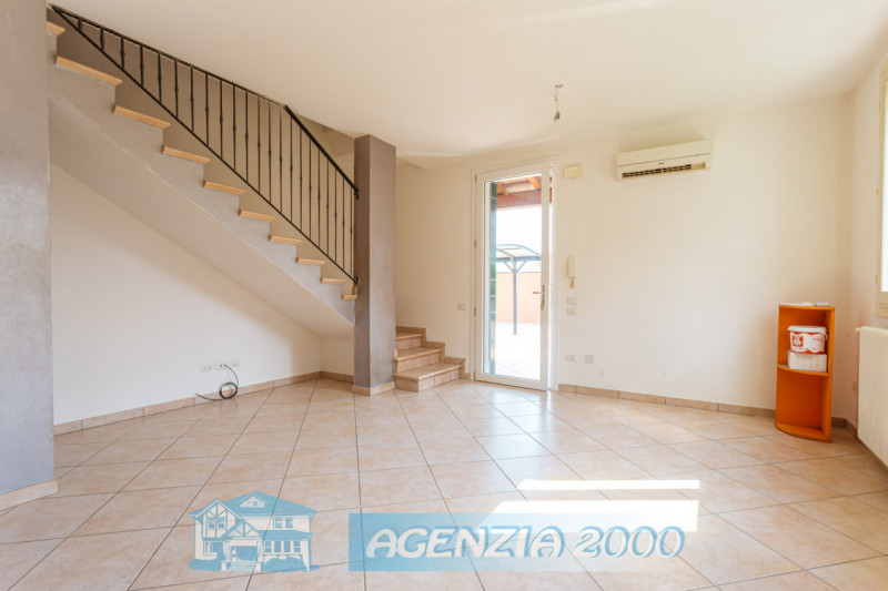 PRENOTA LA TUA NUOVA CASA !!! BELLA BIFAMILIARE CON GIARDINO E PORTICO ESCLUSIVO!!! A CONSELVE IN...