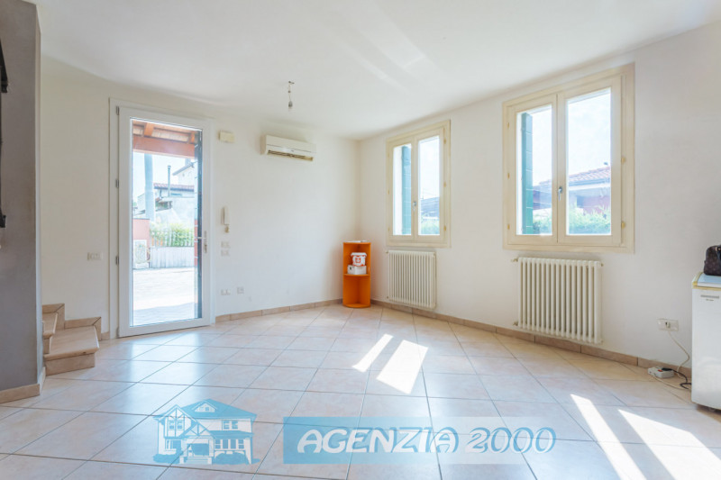 PRENOTA LA TUA NUOVA CASA !!! BELLA BIFAMILIARE CON GIARDINO E PORTICO ESCLUSIVO!!! A CONSELVE IN...