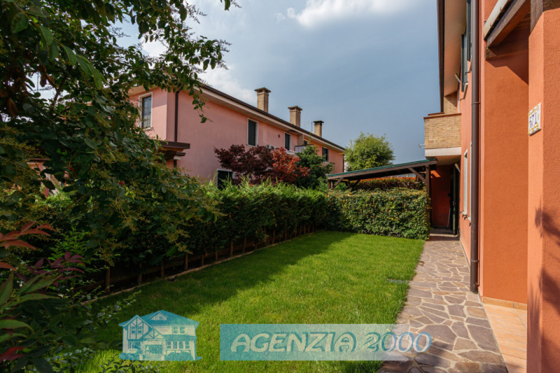 PRENOTA LA TUA NUOVA CASA !!! BELLA BIFAMILIARE CON GIARDINO E PORTICO ESCLUSIVO!!! A CONSELVE IN...