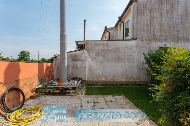 PRENOTA LA TUA NUOVA CASA !!! BELLA BIFAMILIARE CON GIARDINO E PORTICO ESCLUSIVO!!! A CONSELVE IN...