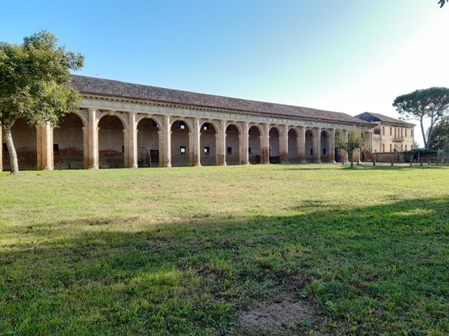Nicoletta Dardilli di Ad Casa Padova propone in vendita in zona Saccolongo importante complesso s...