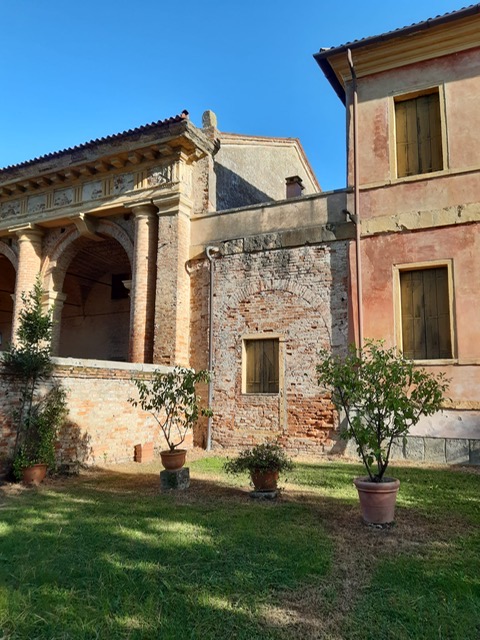 Nicoletta Dardilli di Ad Casa Padova propone in vendita in zona Saccolongo importante complesso s...
