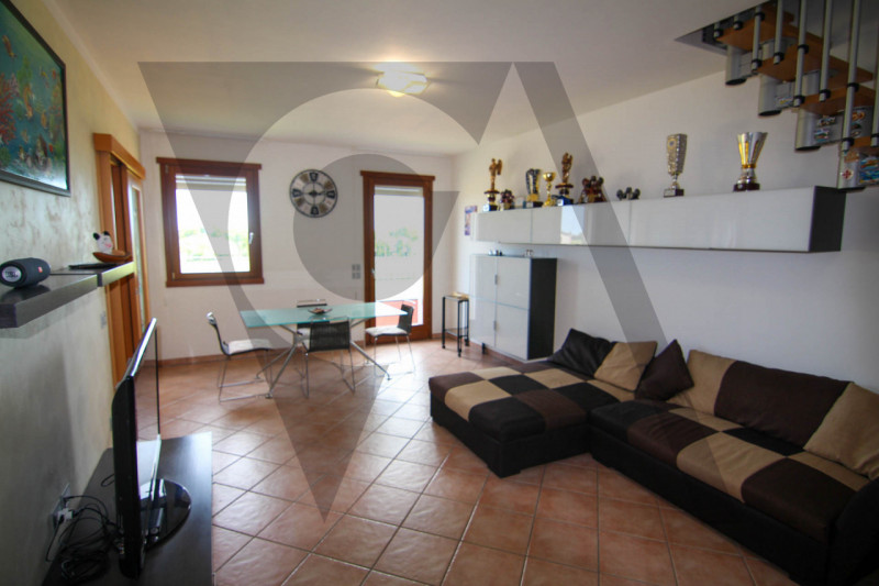 Proponiamo in vendita appartamento duplex a Conche di Codevigo, a soli 13 km da Chioggia e da Pio...