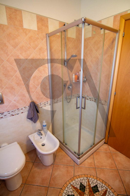 Proponiamo in vendita appartamento duplex a Conche di Codevigo, a soli 13 km da Chioggia e da Pio...
