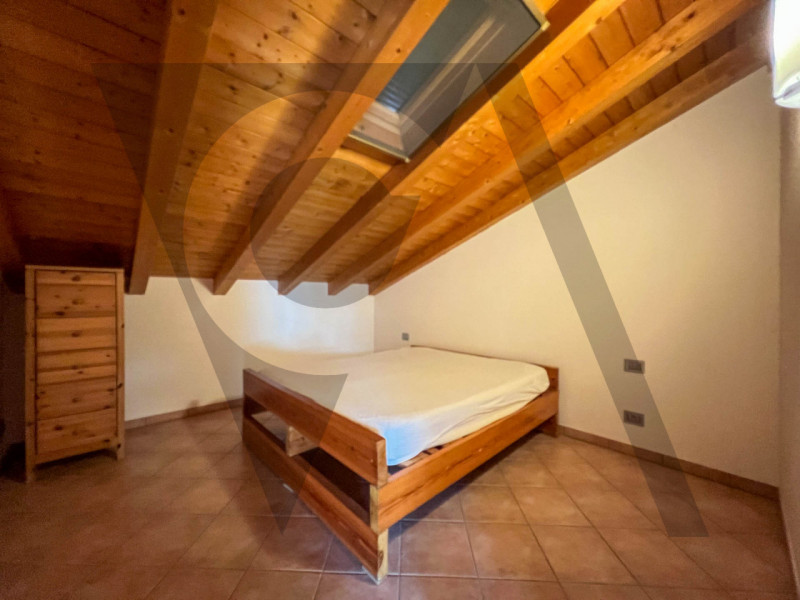 Proponiamo in vendita appartamento duplex a Conche di Codevigo, a soli 13 km da Chioggia e da Pio...