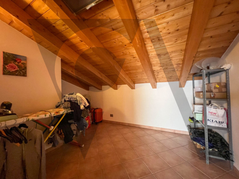 Proponiamo in vendita appartamento duplex a Conche di Codevigo, a soli 13 km da Chioggia e da Pio...
