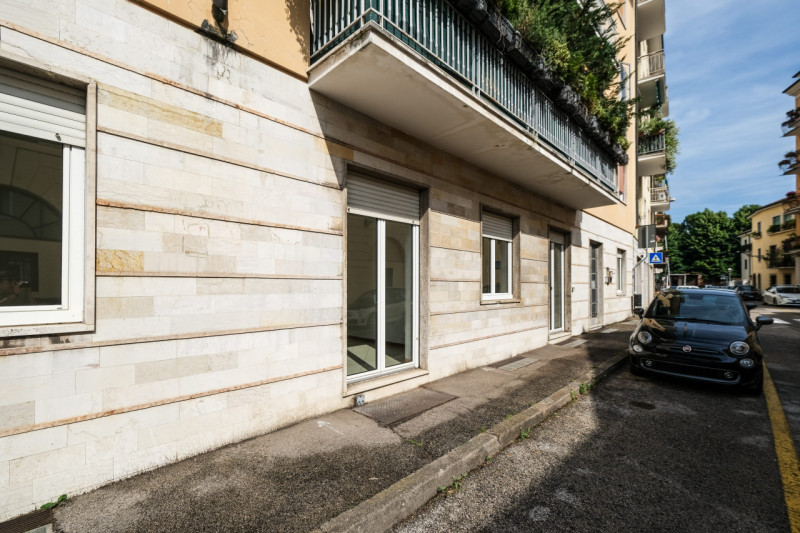Nel cuore del centro storico di Vicenza, a pochi passi dalla Casa di Cura Eretenia e in posizione...