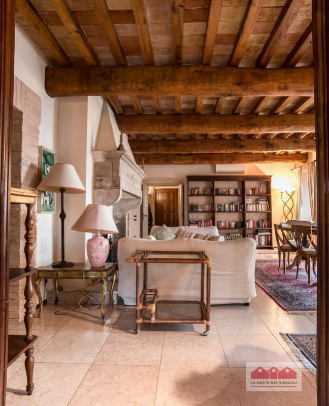 LONGARE: BELLISSIMA VILLA SINGOLA RISTRUTTURATA CON AMPIO GIARDINO PRIVATO, POSIZIONE DI ASSOLUTA...