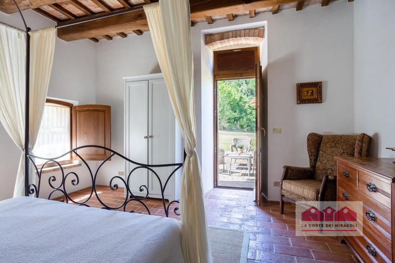 LONGARE: BELLISSIMA VILLA SINGOLA RISTRUTTURATA CON AMPIO GIARDINO PRIVATO, POSIZIONE DI ASSOLUTA...