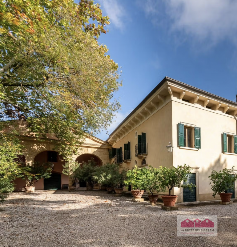 LONGARE: BELLISSIMA VILLA SINGOLA RISTRUTTURATA CON AMPIO GIARDINO PRIVATO, POSIZIONE DI ASSOLUTA...