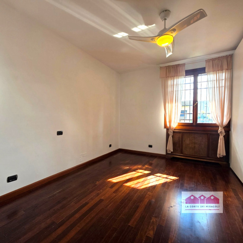 COSTABISSARA: ELEGANTE CASA SINGOLA RISTRUTTURATA CON AMPIO GIARDINO PRIVATO E NESSUN INTERVENTO ...
