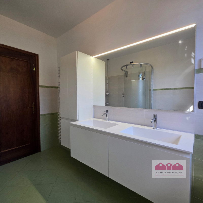 COSTABISSARA: ELEGANTE CASA SINGOLA RISTRUTTURATA CON AMPIO GIARDINO PRIVATO E NESSUN INTERVENTO ...