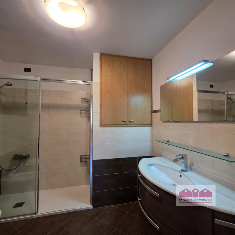 COSTABISSARA: ELEGANTE CASA SINGOLA RISTRUTTURATA CON AMPIO GIARDINO PRIVATO E NESSUN INTERVENTO ...