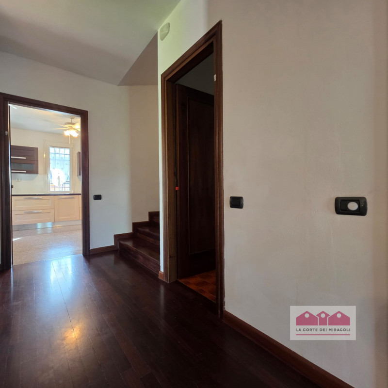 COSTABISSARA: ELEGANTE CASA SINGOLA RISTRUTTURATA CON AMPIO GIARDINO PRIVATO E NESSUN INTERVENTO ...
