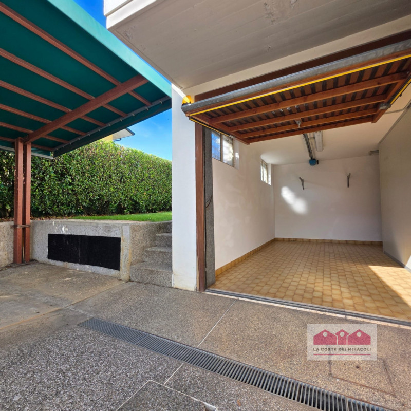 COSTABISSARA: ELEGANTE CASA SINGOLA RISTRUTTURATA CON AMPIO GIARDINO PRIVATO E NESSUN INTERVENTO ...