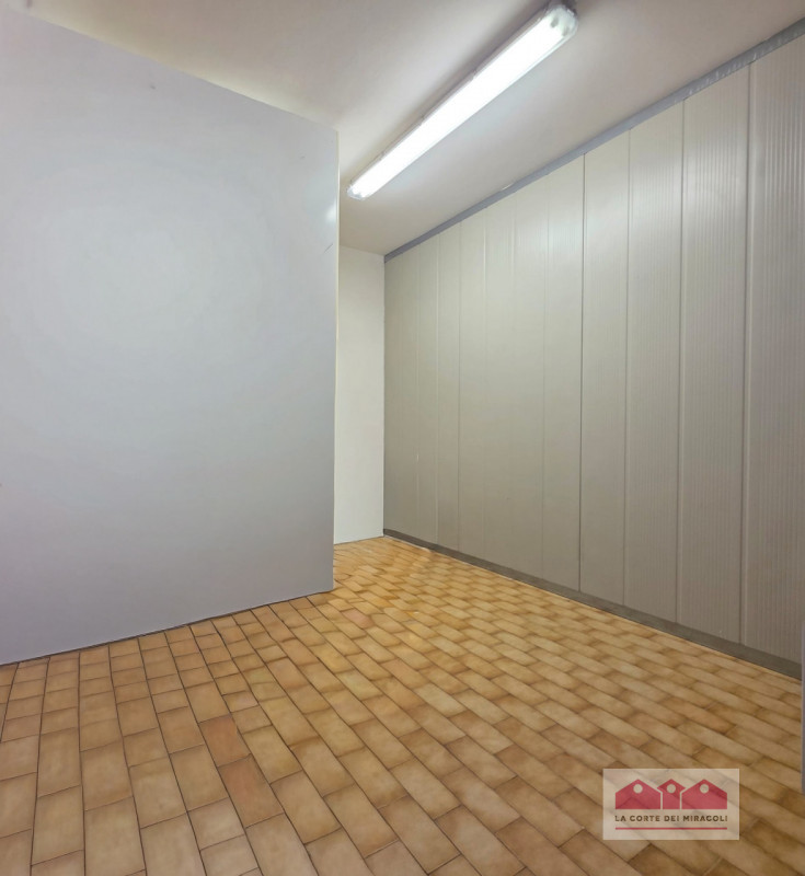 COSTABISSARA: ELEGANTE CASA SINGOLA RISTRUTTURATA CON AMPIO GIARDINO PRIVATO E NESSUN INTERVENTO ...