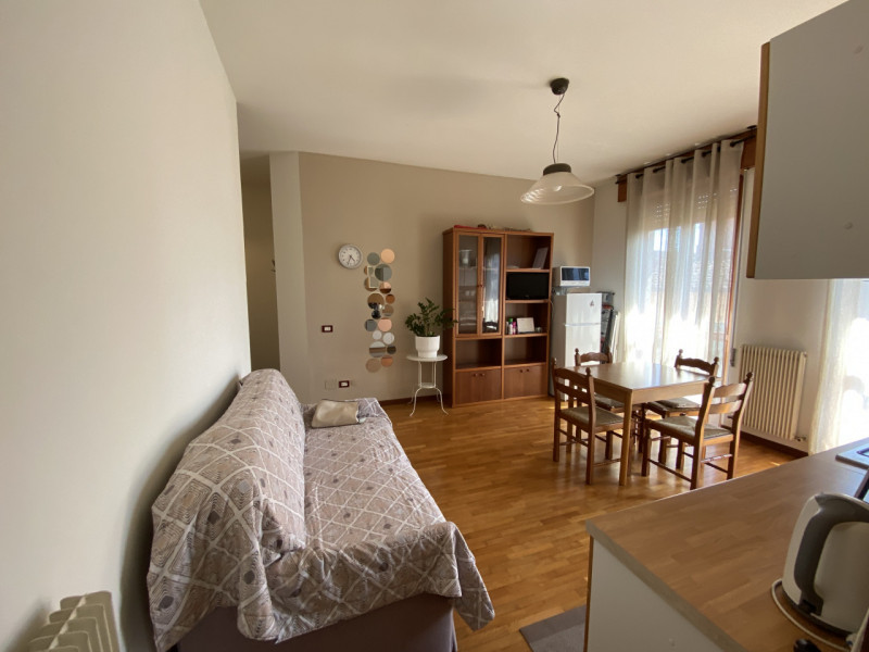 Vicenza- San Felice: Vicenza – S. Felice: Luminoso e Introvabile Mini di Generose Dimensioni
In u...