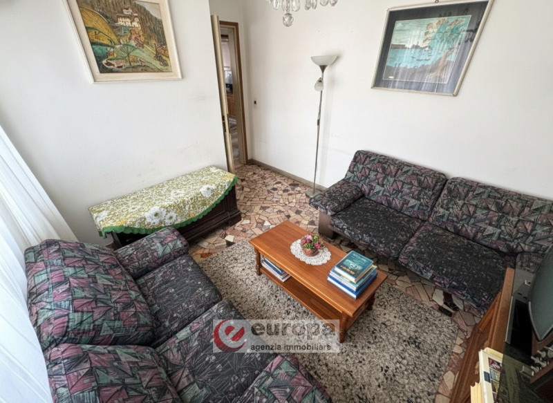 Nel cuore di Bertesinella (VI), zona residenziale tranquilla e comoda ai servizi essenziali e scu...