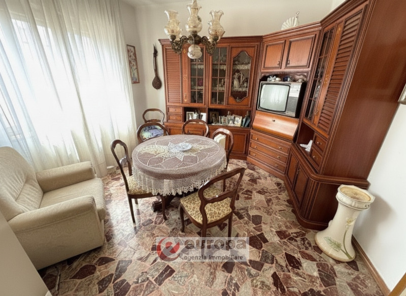 Nel cuore di Bertesinella (VI), zona residenziale tranquilla e comoda ai servizi essenziali e scu...