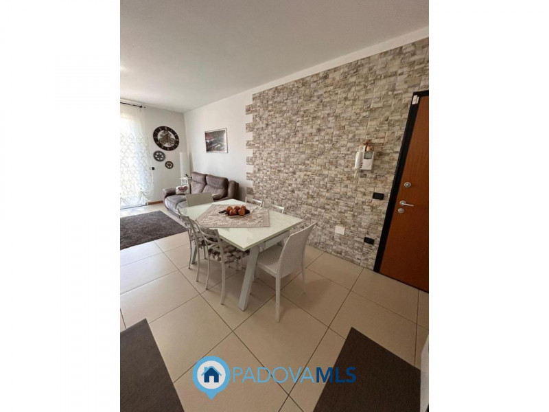 Immobile in esclusiva al Gruppo Padova MLS
PERAGA DI VIGONZA – APPARTAMENTO CON GIARDINO PRIVATO
...