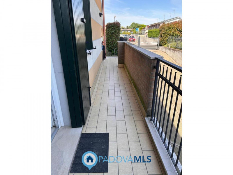 Immobile in esclusiva al Gruppo Padova MLS
PERAGA DI VIGONZA – APPARTAMENTO CON GIARDINO PRIVATO
...