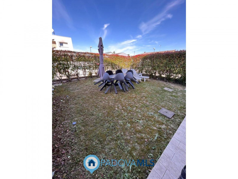 Immobile in esclusiva al Gruppo Padova MLS
PERAGA DI VIGONZA – APPARTAMENTO CON GIARDINO PRIVATO
...